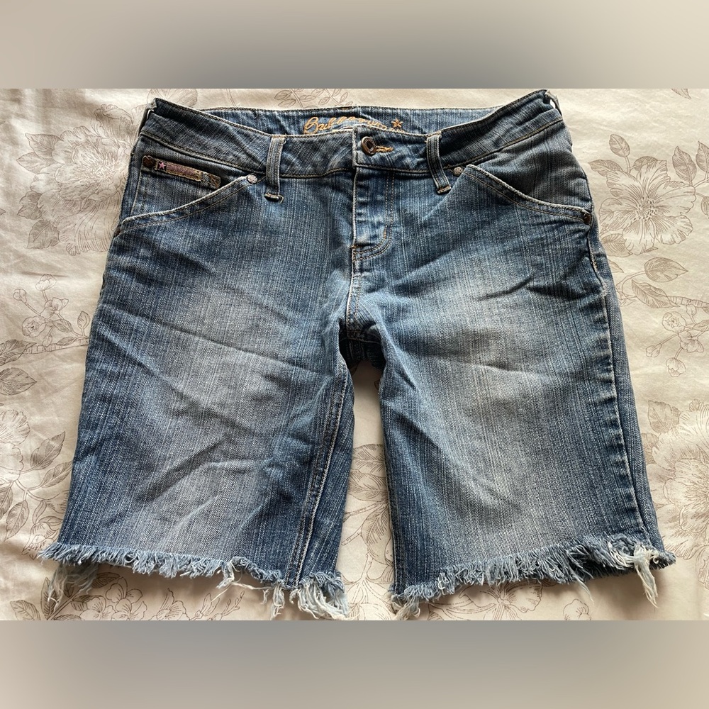 Bubblegum USA Y2K Low Rise Denim Shorts Jorts Midi Raw Hem 8 Bratz Indie Sleaze‎